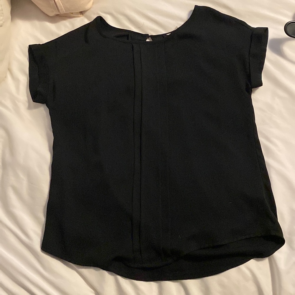 Black classy blouse. Perfect for work!
